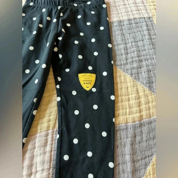 Disney Princess shirt with Cat and Jack Black leggings with white Polk a dots - Picture 6 of 6